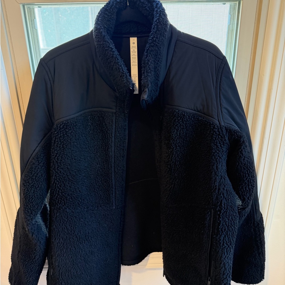 Lululemon Women's Black Fleece Jacket